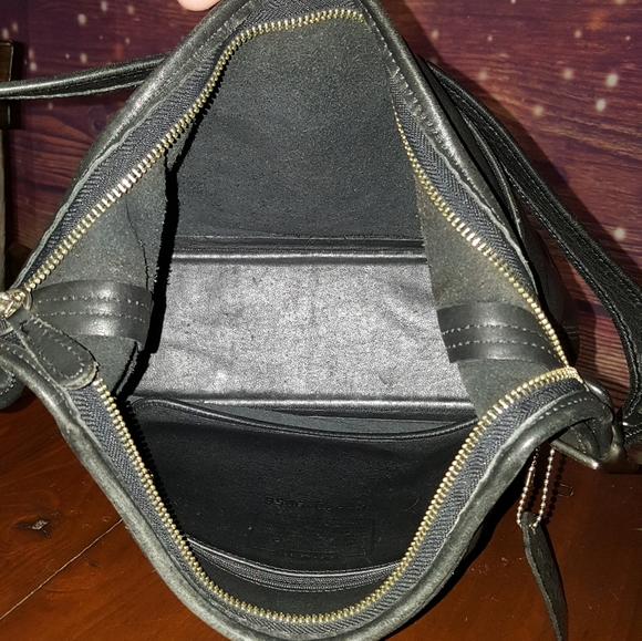 🔥 Vintage Coach leather shoulder bag PRICE IS FIRM - Picture 11 of 11